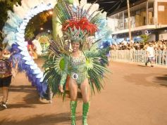 Foto de la galería: San Ignacio vivió la última noche de brillo, show y encuentro en lo que fue el cierre de los Carnavales Misioneros 2025