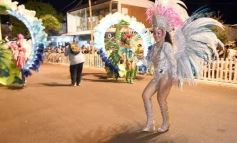 Foto de la galería: San Ignacio vivió la última noche de brillo, show y encuentro en lo que fue el cierre de los Carnavales Misioneros 2025