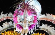 Foto de la galería: San Ignacio vivió la última noche de brillo, show y encuentro en lo que fue el cierre de los Carnavales Misioneros 2025