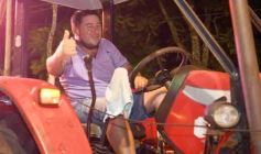 Foto de la galería: San Ignacio vivió la última noche de brillo, show y encuentro en lo que fue el cierre de los Carnavales Misioneros 2025