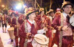 Foto de la galería: San Ignacio vivió la última noche de brillo, show y encuentro en lo que fue el cierre de los Carnavales Misioneros 2025