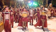 Foto de la galería: San Ignacio vivió la última noche de brillo, show y encuentro en lo que fue el cierre de los Carnavales Misioneros 2025