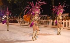 Foto de la galería: San Ignacio vivió la última noche de brillo, show y encuentro en lo que fue el cierre de los Carnavales Misioneros 2025