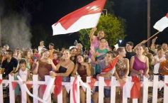 Foto de la galería: San Ignacio vivió la última noche de brillo, show y encuentro en lo que fue el cierre de los Carnavales Misioneros 2025