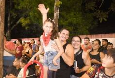 Foto de la galería: San Ignacio vivió la última noche de brillo, show y encuentro en lo que fue el cierre de los Carnavales Misioneros 2025