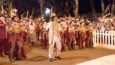 Foto de la galería: San Ignacio vivió la última noche de brillo, show y encuentro en lo que fue el cierre de los Carnavales Misioneros 2025