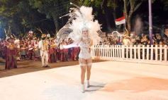 Foto de la galería: San Ignacio vivió la última noche de brillo, show y encuentro en lo que fue el cierre de los Carnavales Misioneros 2025