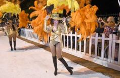 Foto de la galería: San Ignacio vivió la última noche de brillo, show y encuentro en lo que fue el cierre de los Carnavales Misioneros 2025