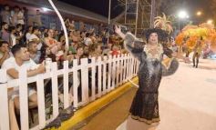 Foto de la galería: San Ignacio vivió la última noche de brillo, show y encuentro en lo que fue el cierre de los Carnavales Misioneros 2025