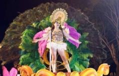 Foto de la galería: San Ignacio vivió la última noche de brillo, show y encuentro en lo que fue el cierre de los Carnavales Misioneros 2025