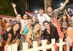 Foto de la galería: San Ignacio vivió la última noche de brillo, show y encuentro en lo que fue el cierre de los Carnavales Misioneros 2025