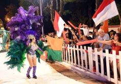 Foto de la galería: San Ignacio vivió la última noche de brillo, show y encuentro en lo que fue el cierre de los Carnavales Misioneros 2025