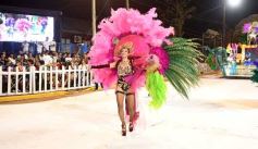 Foto de la galería: San Ignacio vivió la última noche de brillo, show y encuentro en lo que fue el cierre de los Carnavales Misioneros 2025