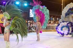 Foto de la galería: San Ignacio vivió la última noche de brillo, show y encuentro en lo que fue el cierre de los Carnavales Misioneros 2025