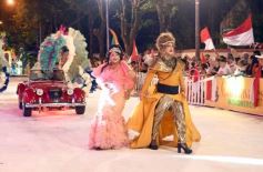 Foto de la galería: San Ignacio vivió la última noche de brillo, show y encuentro en lo que fue el cierre de los Carnavales Misioneros 2025