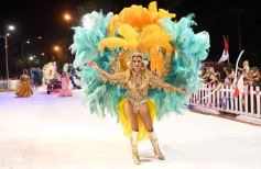 Foto de la galería: San Ignacio vivió la última noche de brillo, show y encuentro en lo que fue el cierre de los Carnavales Misioneros 2025