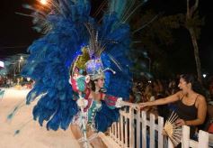 Foto de la galería: San Ignacio vivió la última noche de brillo, show y encuentro en lo que fue el cierre de los Carnavales Misioneros 2025
