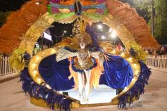 Foto de la galería: San Ignacio vivió la última noche de brillo, show y encuentro en lo que fue el cierre de los Carnavales Misioneros 2025