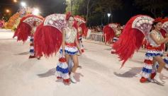 Foto de la galería: San Ignacio vivió la última noche de brillo, show y encuentro en lo que fue el cierre de los Carnavales Misioneros 2025