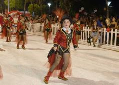 Foto de la galería: San Ignacio vivió la última noche de brillo, show y encuentro en lo que fue el cierre de los Carnavales Misioneros 2025