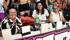 Foto de la galería: San Ignacio vivió la última noche de brillo, show y encuentro en lo que fue el cierre de los Carnavales Misioneros 2025