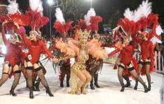 Foto de la galería: San Ignacio vivió la última noche de brillo, show y encuentro en lo que fue el cierre de los Carnavales Misioneros 2025
