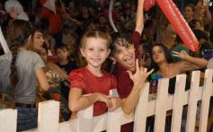 Foto de la galería: San Ignacio vivió la última noche de brillo, show y encuentro en lo que fue el cierre de los Carnavales Misioneros 2025