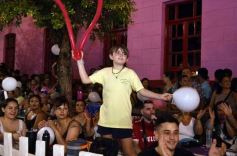 Foto de la galería: San Ignacio vivió la última noche de brillo, show y encuentro en lo que fue el cierre de los Carnavales Misioneros 2025