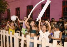 Foto de la galería: San Ignacio vivió la última noche de brillo, show y encuentro en lo que fue el cierre de los Carnavales Misioneros 2025