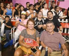 Foto de la galería: San Ignacio vivió la última noche de brillo, show y encuentro en lo que fue el cierre de los Carnavales Misioneros 2025