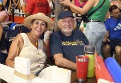 Foto de la galería: San Ignacio vivió la última noche de brillo, show y encuentro en lo que fue el cierre de los Carnavales Misioneros 2025