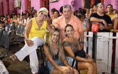Foto de la galería: San Ignacio vivió la última noche de brillo, show y encuentro en lo que fue el cierre de los Carnavales Misioneros 2025