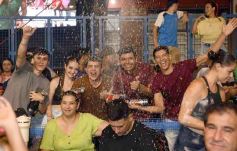 Foto de la galería: San Ignacio vivió la última noche de brillo, show y encuentro en lo que fue el cierre de los Carnavales Misioneros 2025