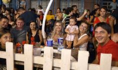 Foto de la galería: San Ignacio vivió la última noche de brillo, show y encuentro en lo que fue el cierre de los Carnavales Misioneros 2025