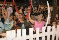 Foto de la galería: San Ignacio vivió la última noche de brillo, show y encuentro en lo que fue el cierre de los Carnavales Misioneros 2025