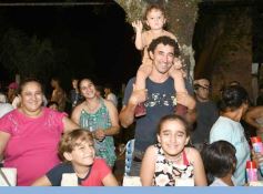 Foto de la galería: San Ignacio vivió la última noche de brillo, show y encuentro en lo que fue el cierre de los Carnavales Misioneros 2025