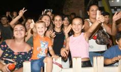 Foto de la galería: San Ignacio vivió la última noche de brillo, show y encuentro en lo que fue el cierre de los Carnavales Misioneros 2025