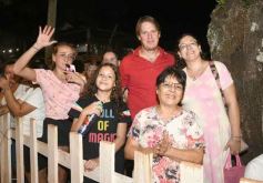 Foto de la galería: San Ignacio vivió la última noche de brillo, show y encuentro en lo que fue el cierre de los Carnavales Misioneros 2025