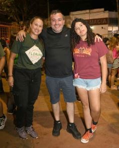 Foto de la galería: San Ignacio vivió la última noche de brillo, show y encuentro en lo que fue el cierre de los Carnavales Misioneros 2025