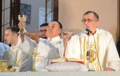 Foto de la galería: En honor a San José, Posadas acompañó las celebraciones en la multitudinaria misa en la explanada de la Catedral