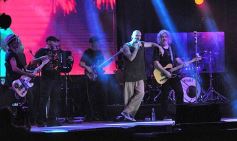 Foto de la galería: Abel Pintos se reencontró con el afecto del público misionero en el show colmado que trajo en el arranque del mes 