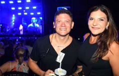 Foto de la galería: Abel Pintos se reencontró con el afecto del público misionero en el show colmado que trajo en el arranque del mes 