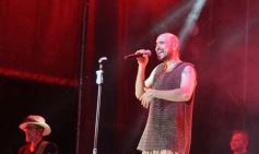 Foto de la galería: Abel Pintos se reencontró con el afecto del público misionero en el show colmado que trajo en el arranque del mes 