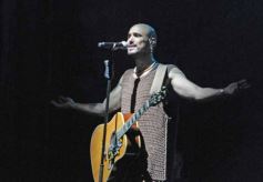 Foto de la galería: Abel Pintos se reencontró con el afecto del público misionero en el show colmado que trajo en el arranque del mes 