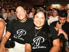 Foto de la galería: Abel Pintos se reencontró con el afecto del público misionero en el show colmado que trajo en el arranque del mes 