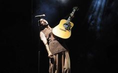 Foto de la galería: Abel Pintos se reencontró con el afecto del público misionero en el show colmado que trajo en el arranque del mes 