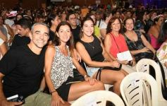 Foto de la galería: Abel Pintos se reencontró con el afecto del público misionero en el show colmado que trajo en el arranque del mes 