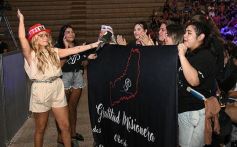 Foto de la galería: Abel Pintos se reencontró con el afecto del público misionero en el show colmado que trajo en el arranque del mes 