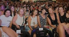 Foto de la galería: Abel Pintos se reencontró con el afecto del público misionero en el show colmado que trajo en el arranque del mes 