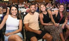 Foto de la galería: Abel Pintos se reencontró con el afecto del público misionero en el show colmado que trajo en el arranque del mes 